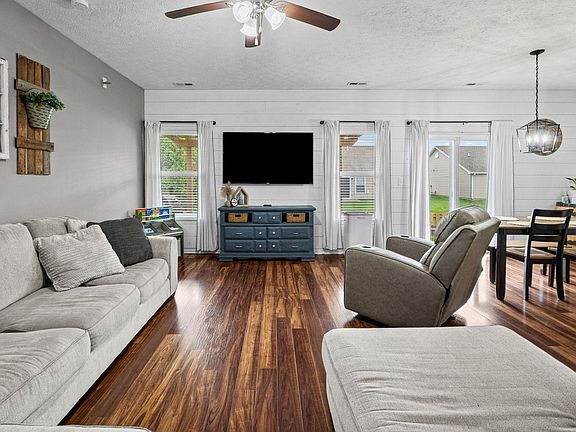 5th image of 5342 Wilmington Cir