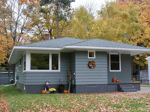 2nd image of 2005 Wetton Ave
