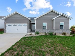 1329 Rhythm Ln, Bowling Green, KY 42101