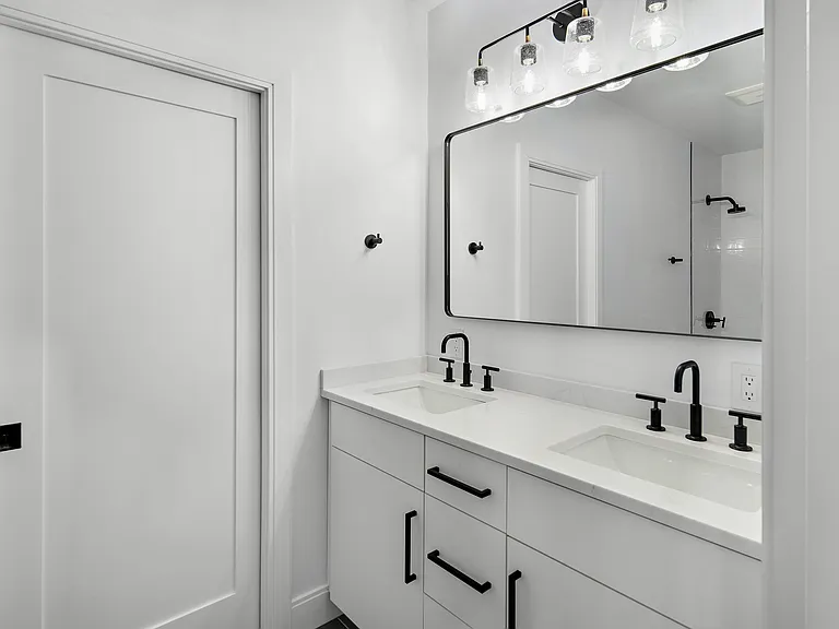 21 Woodbine St #21 — Photo 17