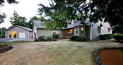 2nd image of 924 Cedar Lake Ct SE
