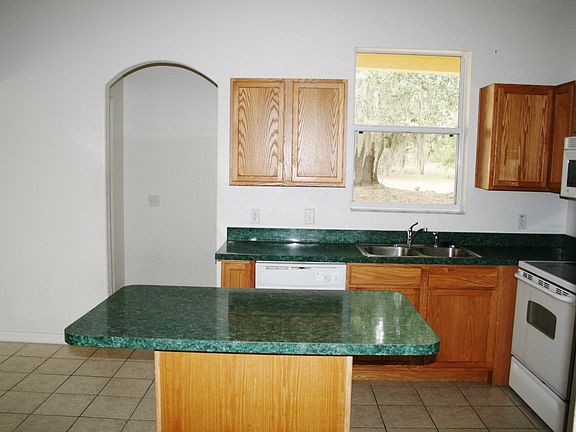 4th image of 161 Golf Aire Blvd