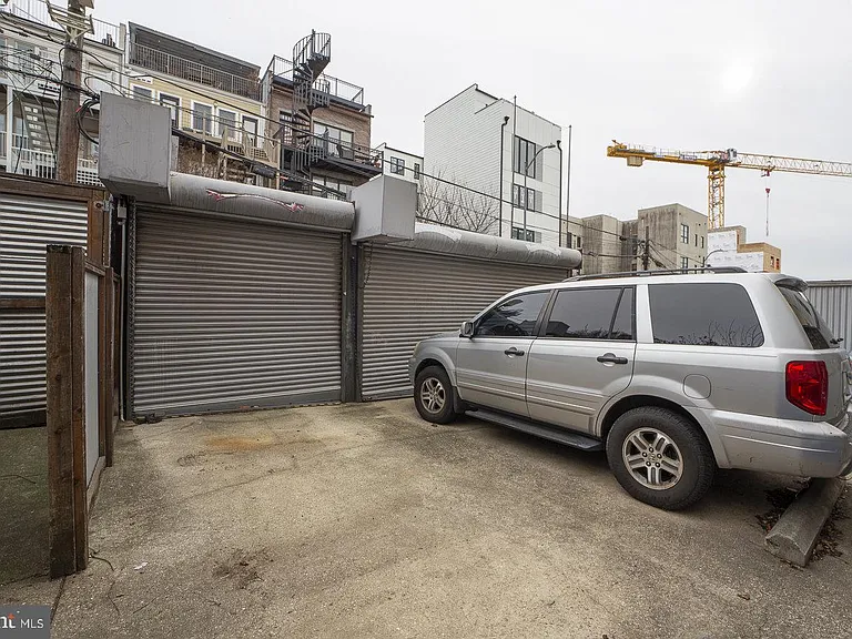 2357 Champlain St NW #201 — Photo 8