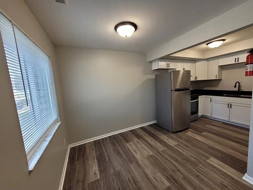 3rd image of 1623 Portage Ave #5