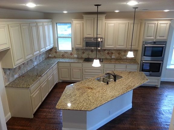 2nd image of 7907 Meadow Glen Dr