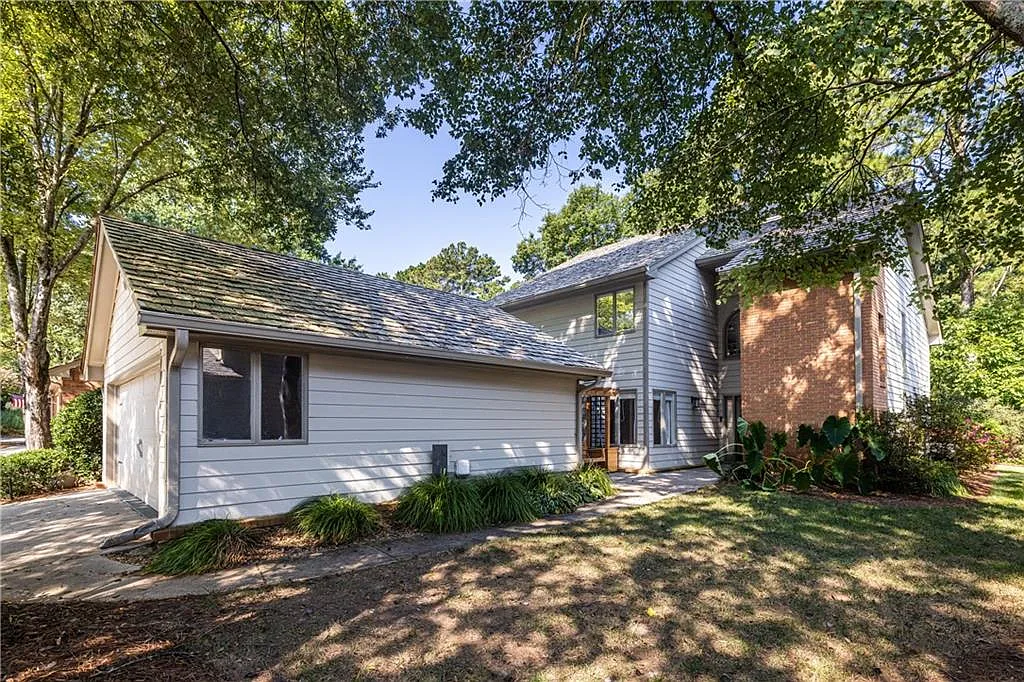 4 bed, 3.0 bath, 2442 sqft, $3,600 — Photo 1