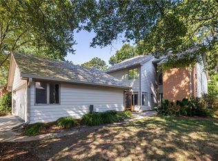 2690 Camden Glen Ct, Roswell, GA 30076