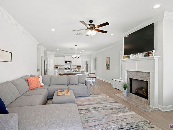 4th image of 40241 Maddie Dr
