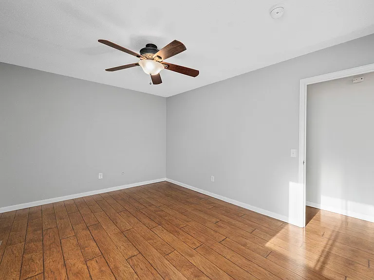 1118 Twistedoak Ct — Photo 17