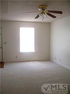 3rd image of 808 Golfview Pl APT D