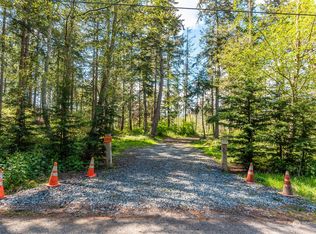 2815 N Strawberry Point Rd, Oak Harbor, WA 98277