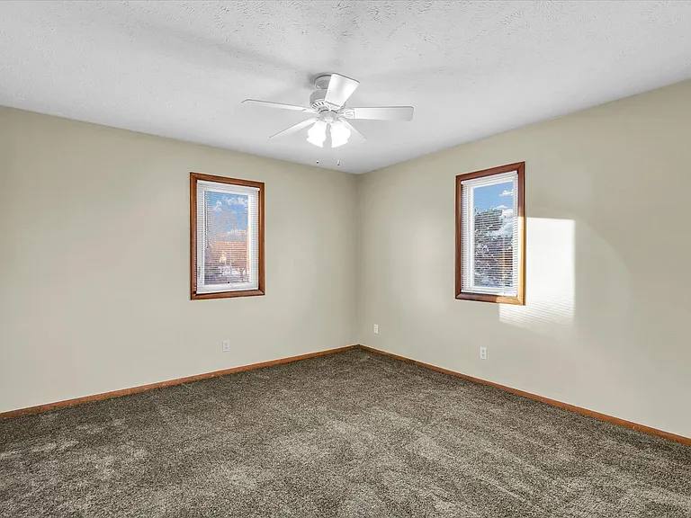 201 S Regency Dr — Photo 30