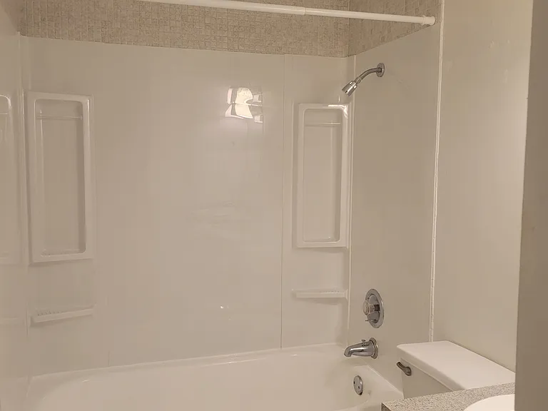 Executive House Apartments — Photo 18
