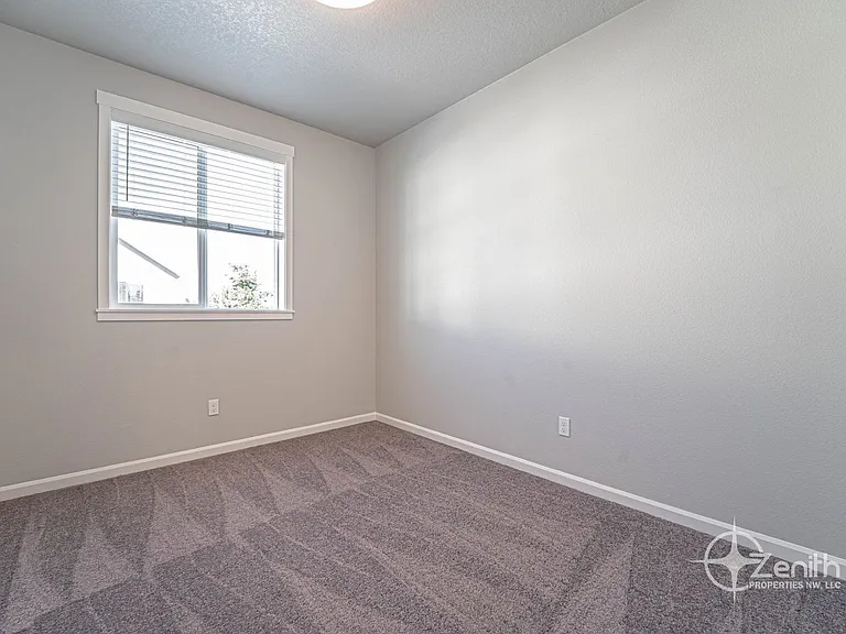16334 NE 20th St — Photo 18
