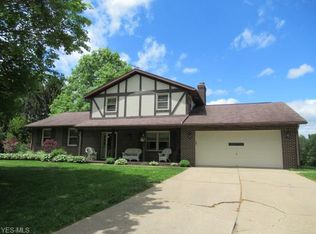 1886 Saint Ives Cir NW, Uniontown, OH 44685