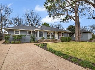 413 W College St, Grapevine, TX 76051