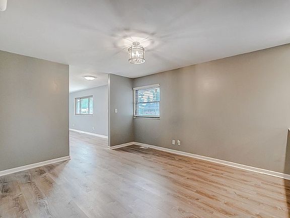 5th image of 104 W Boitnott Dr