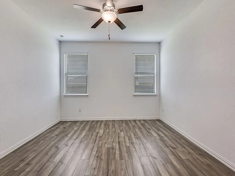 1601 Madison Dr — Photo 18