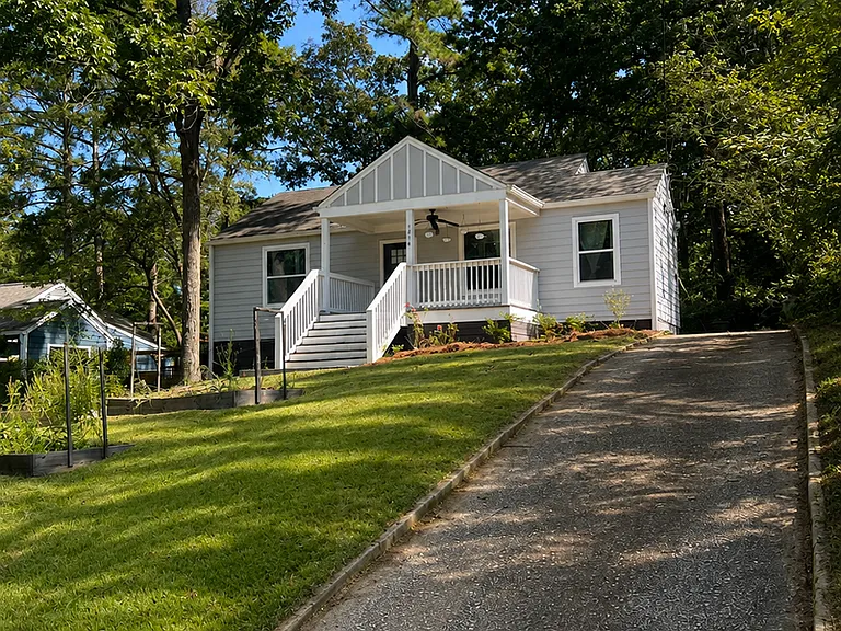 1614 Terry Mill Rd SE — Photo 2