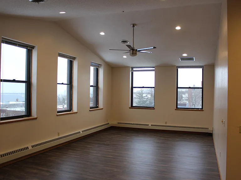 Jefferson Square Apartments — Photo 27