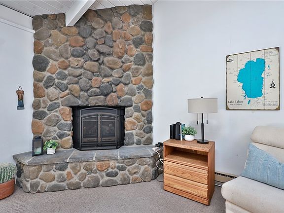 4th image of 321 Ski Way #105