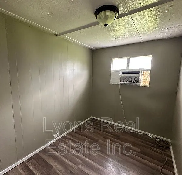 8086 Heck Dr #1A — Photo 23