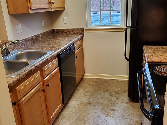 5th image of 574 Lilly Ave #2