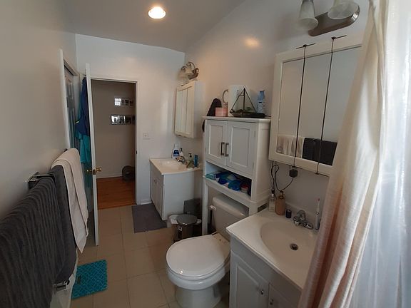 3rd image of 4556 N Wolcott Ave #1N