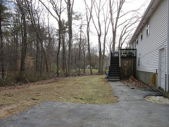 4th image of 20 Deborah Lee Ln