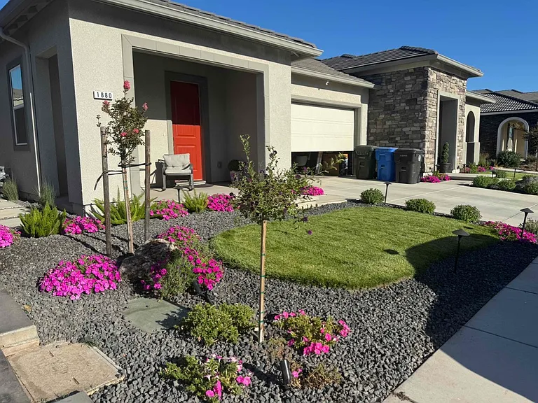 1880 Trulyn Ave — Photo 1