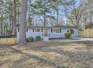 127 Robinhood Dr, Woodstock, GA 30188