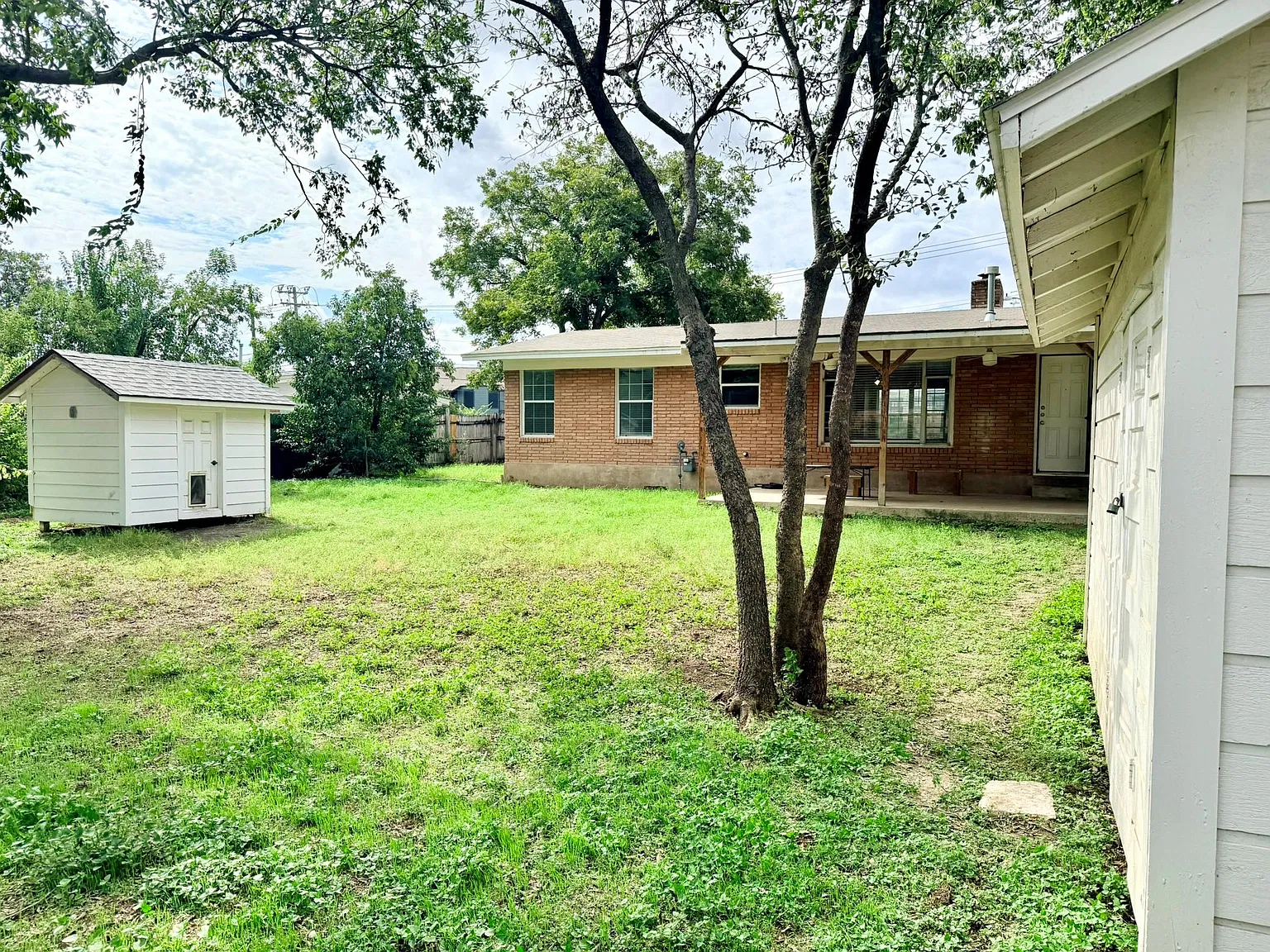 2 bed, 1.0 bath, 945 sqft, $1,750 — Photo 4