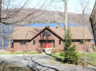 472 Lake Rd, Chateaugay, NY 12920