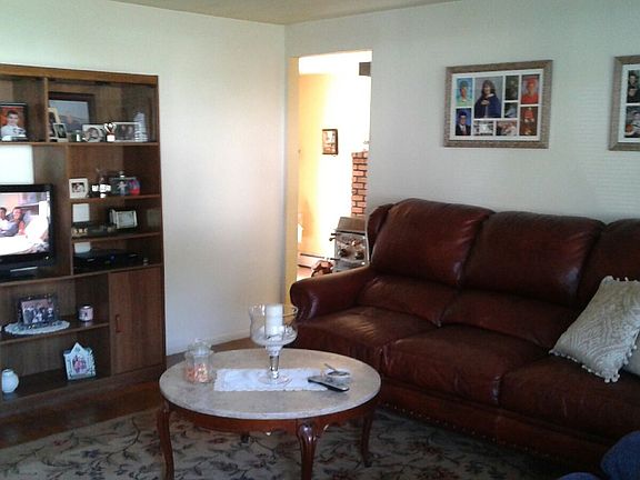 3rd image of 4 Pamela Ln