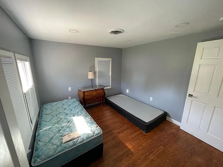 2426 N Baker St — Photo 5