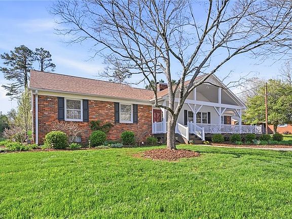 2nd image of 2832 Monticello Dr