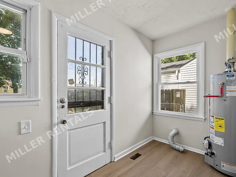 3606 Hudson Ave — Photo 21
