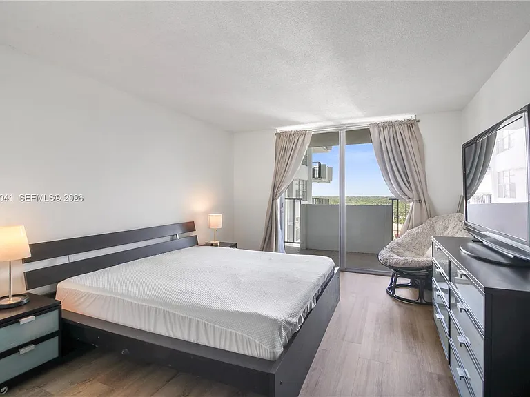 2750 NE 183rd St #1207 — Photo 24