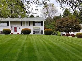 146 E Brewster Rd, Butler, PA 16001