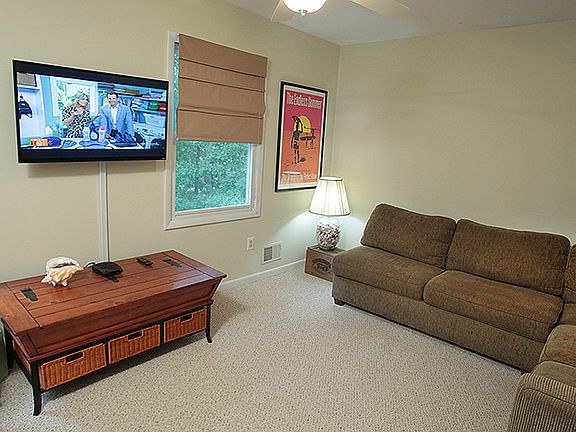 3rd image of 1423 Ottawa Ct