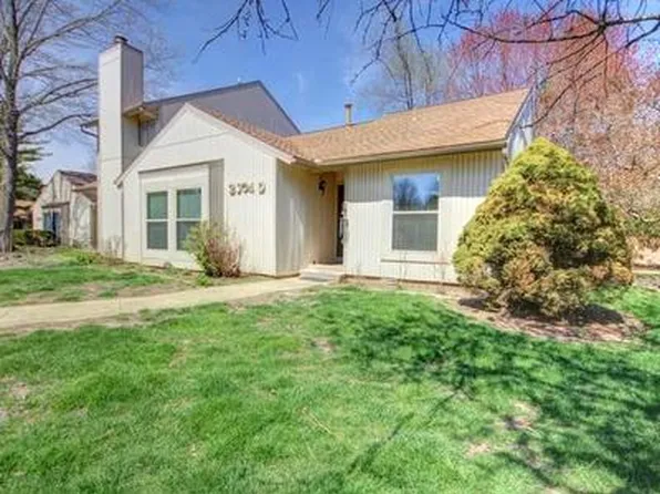 2304 Melrose Dr, Champaign, IL 61820