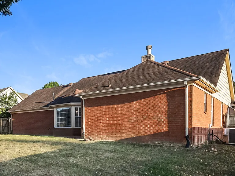 25 Oakridge Cv — Photo 16