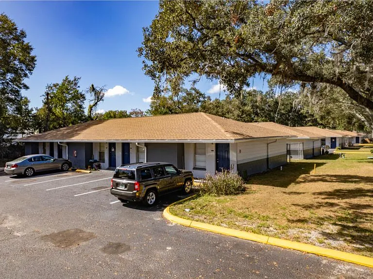Palm Square Homes — Photo 38
