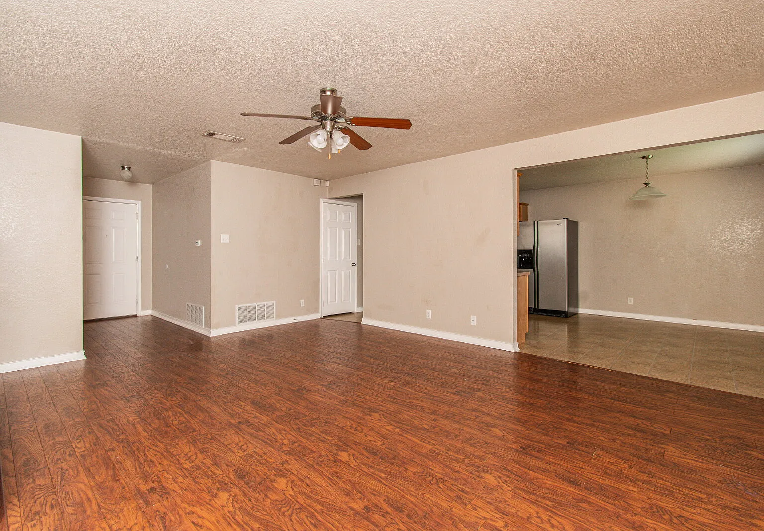 4 bed, 2.0 bath, 1638 sqft, $1,500 — Photo 4