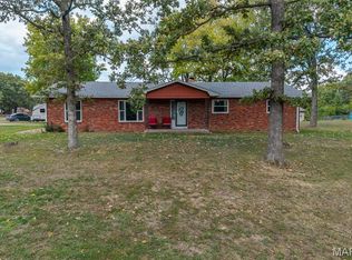 22727 Pin Oak Dr, Lebanon, MO 65536
