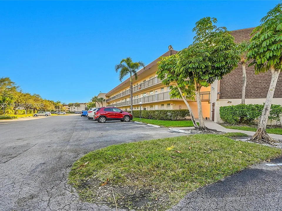 1801 NW 75th Ave #305