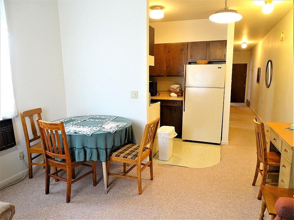 Dining Nook & Kitchen
