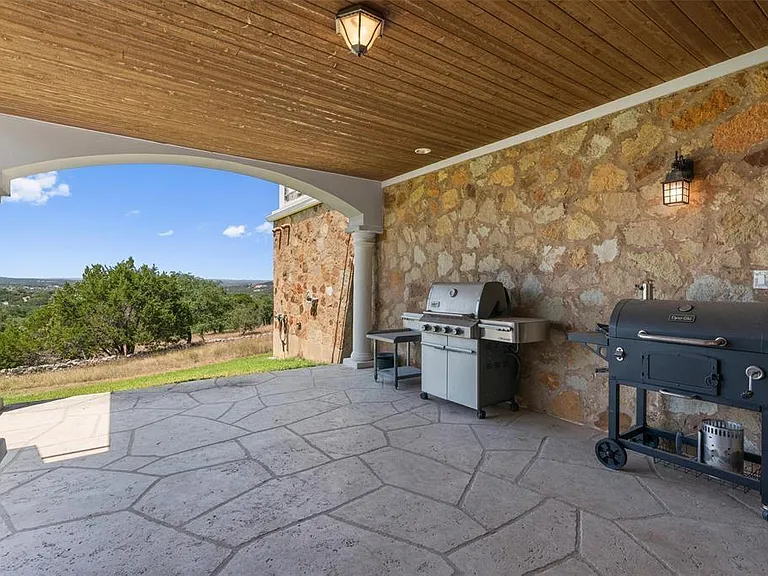 4922 Hidden Creek Ln — Photo 17