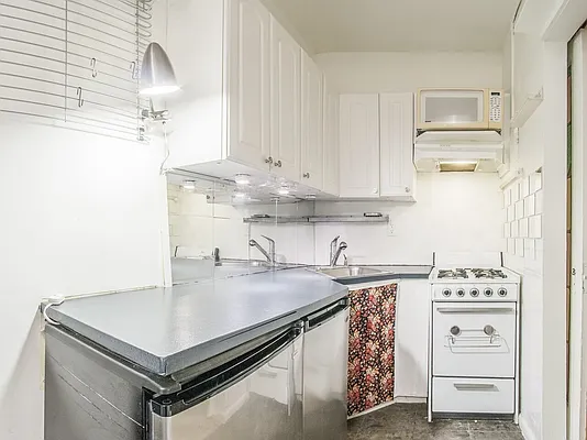 Rented by Keller Williams NYC | media 9