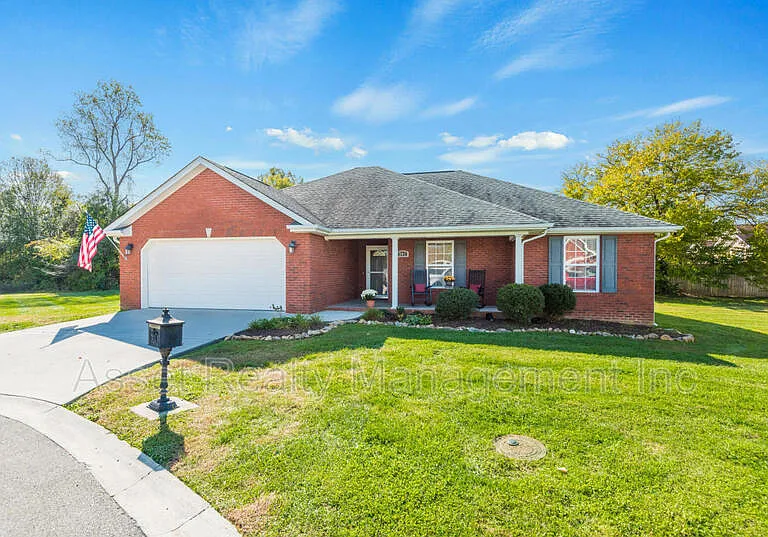 801 Colonial Estates Way — Photo 1